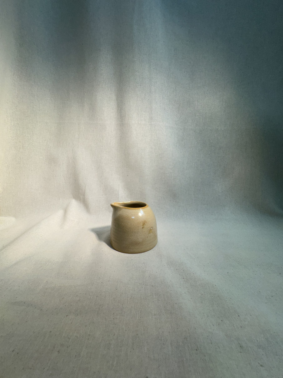 Mini minimalist milk jug for two