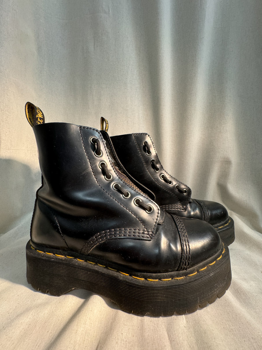 Black flatform boots (6)