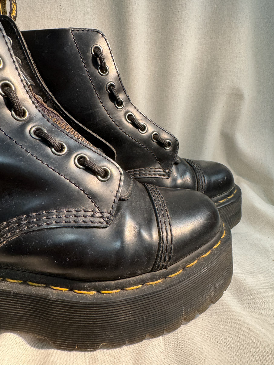 Black flatform boots (6)