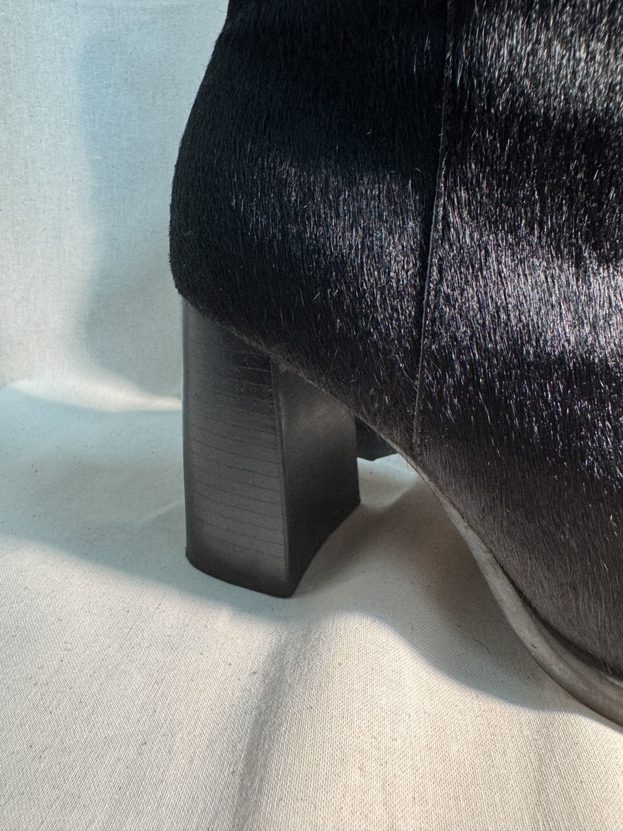 Black ponyhair heeled boots (4)