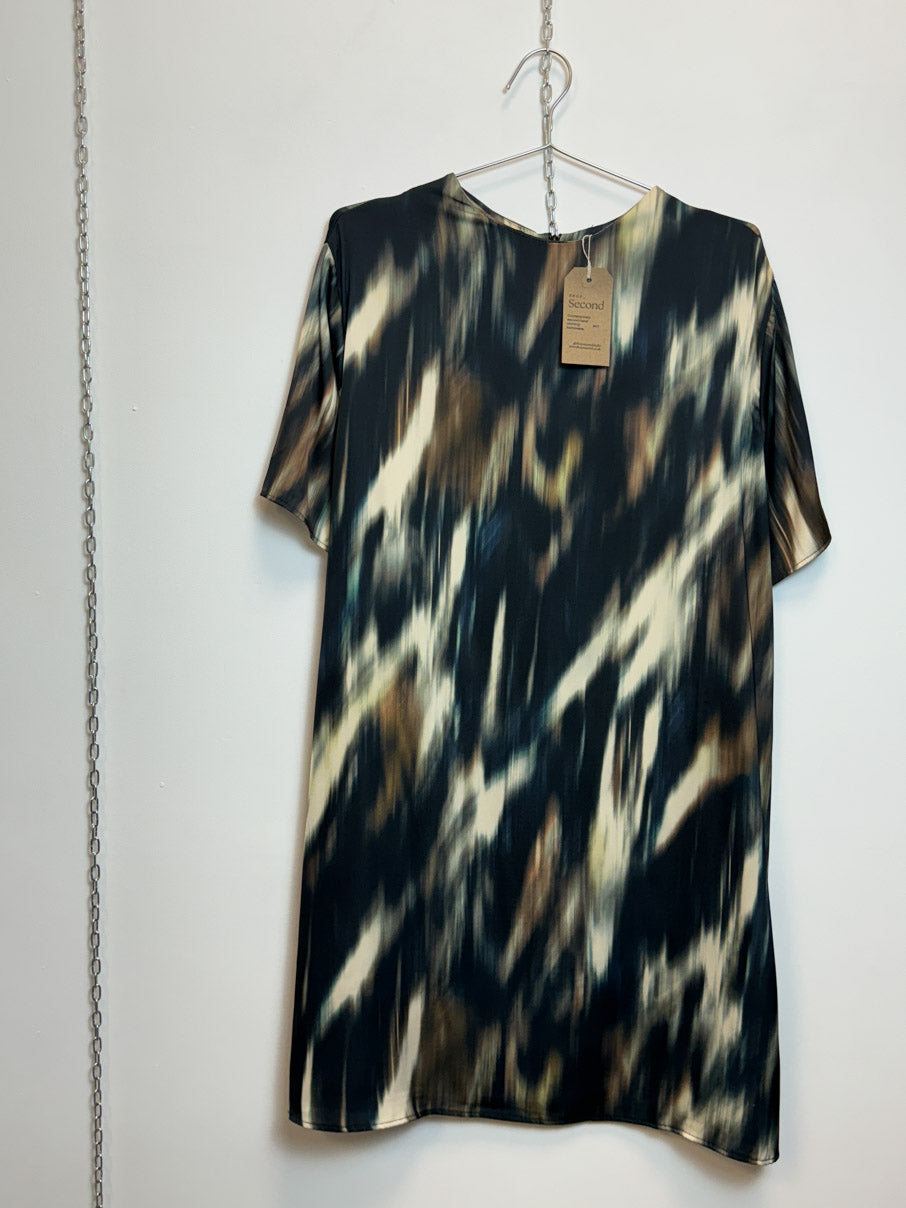Abstract print tshirt dress (XL)
