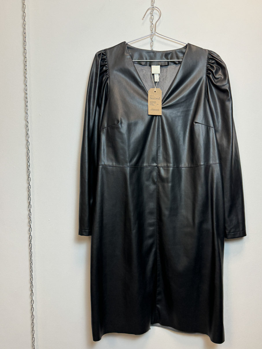 Faux leather dress (M)