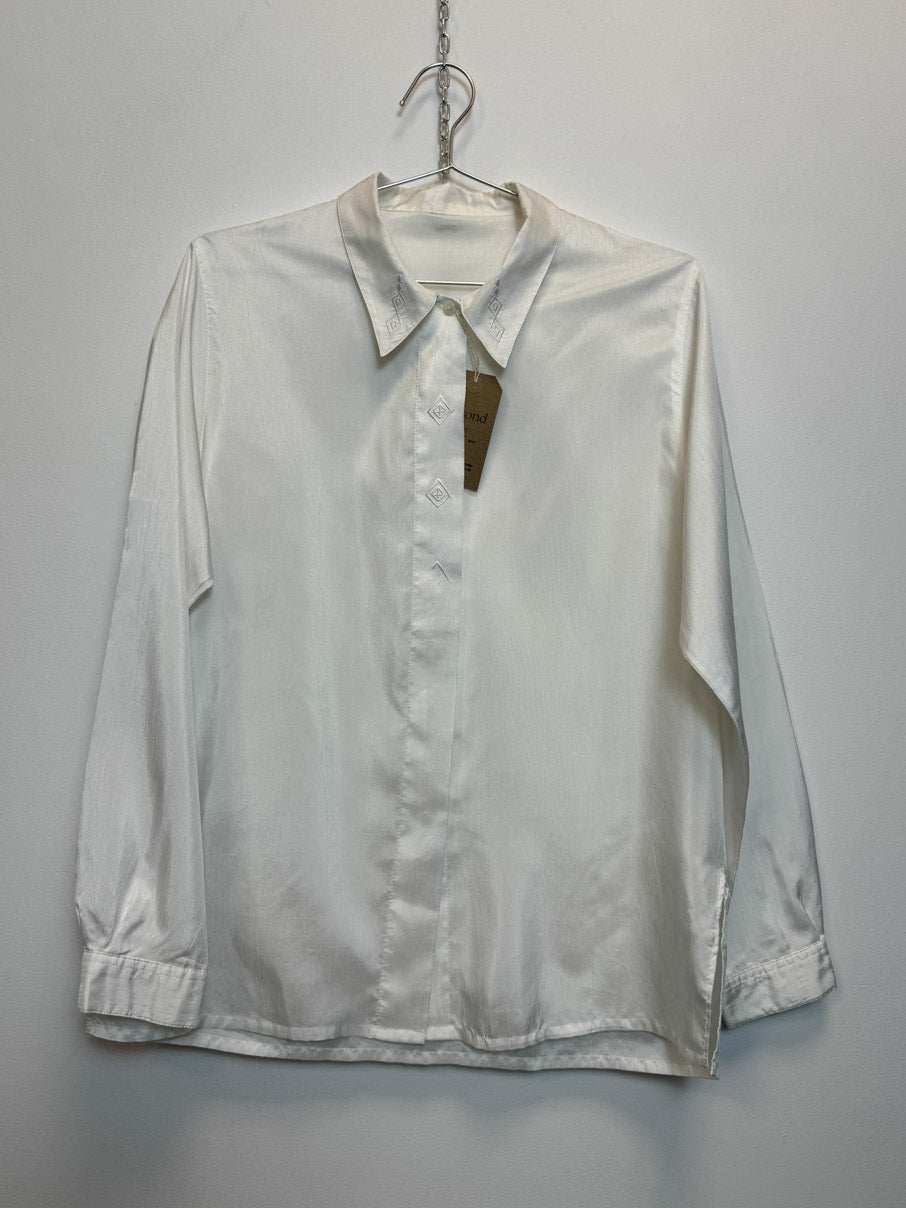 Vintage satin applique button through shirt (M)