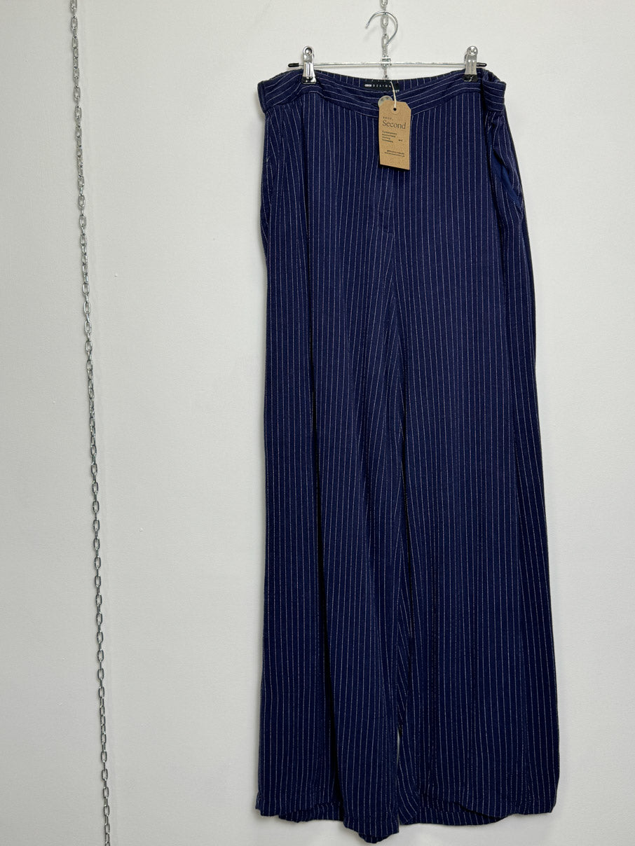 Pinstripe wide-legged easy trousers (M)