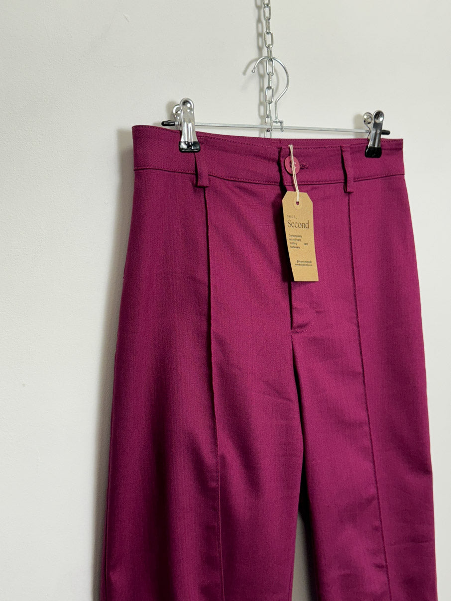 Tailored flares with front seams (S)