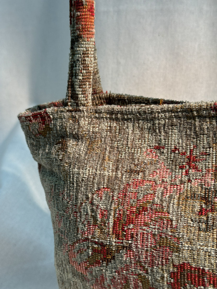 Mini carpet bag