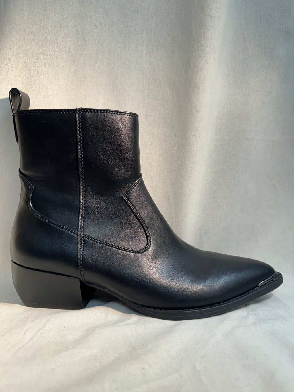 Western ankle boots (6)