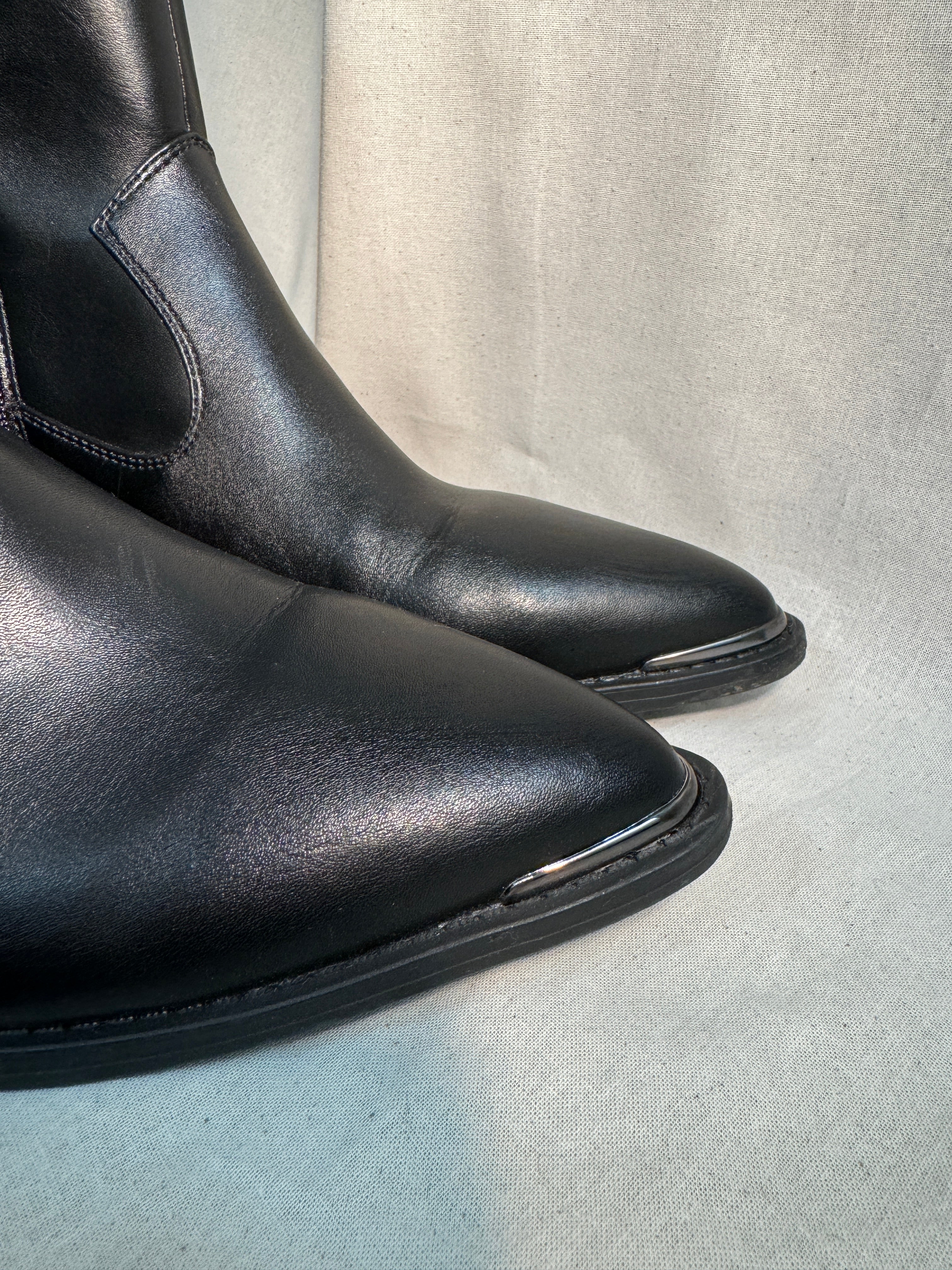 Western ankle boots (6)