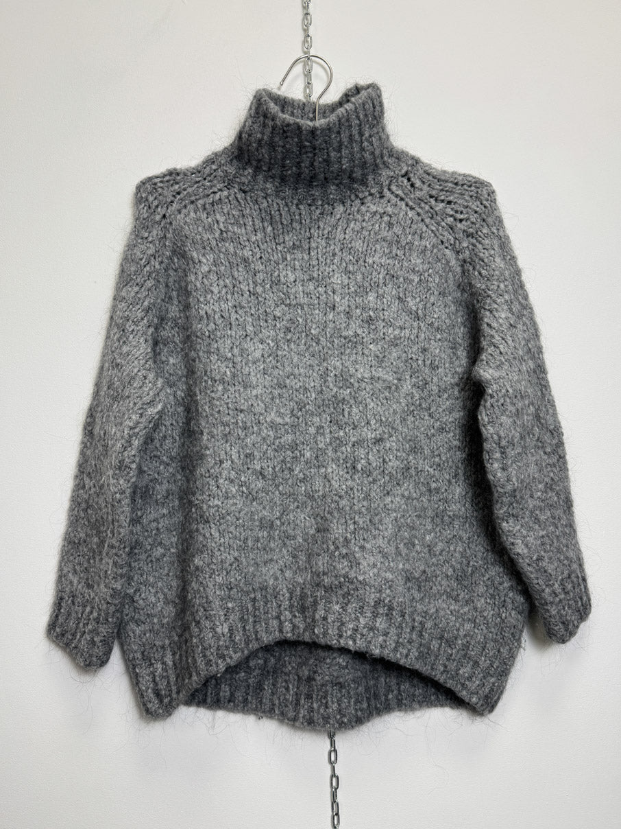 Funnel neck cloud yarn jumper (S)