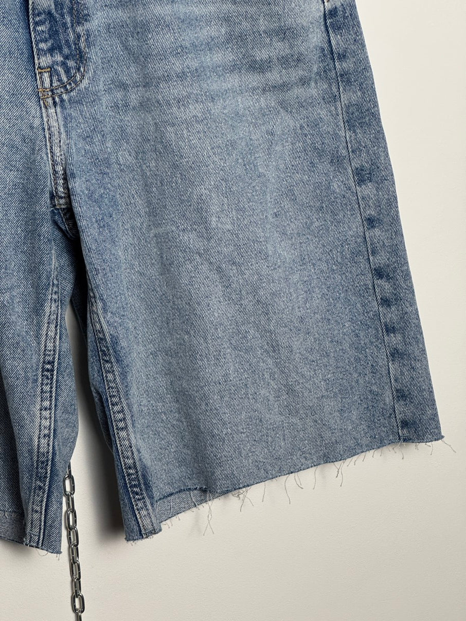 Denim cut off jean shorts (M)