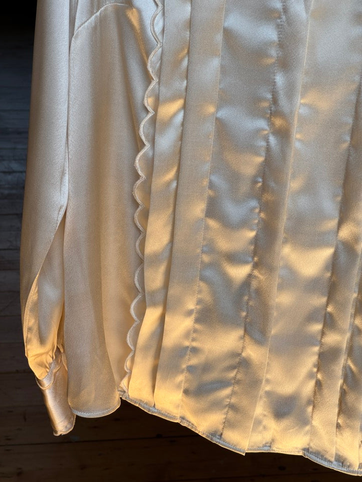 Scalloped detail blouse (M)