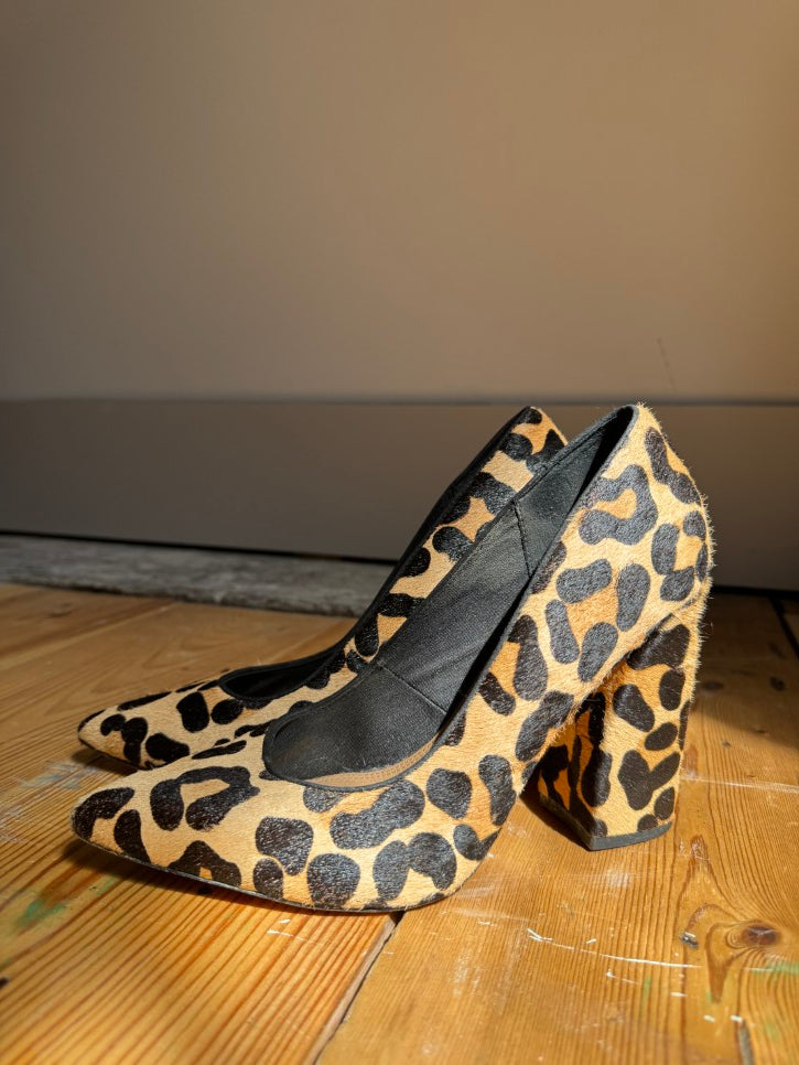 Leopard print ponyhair block heels (6)