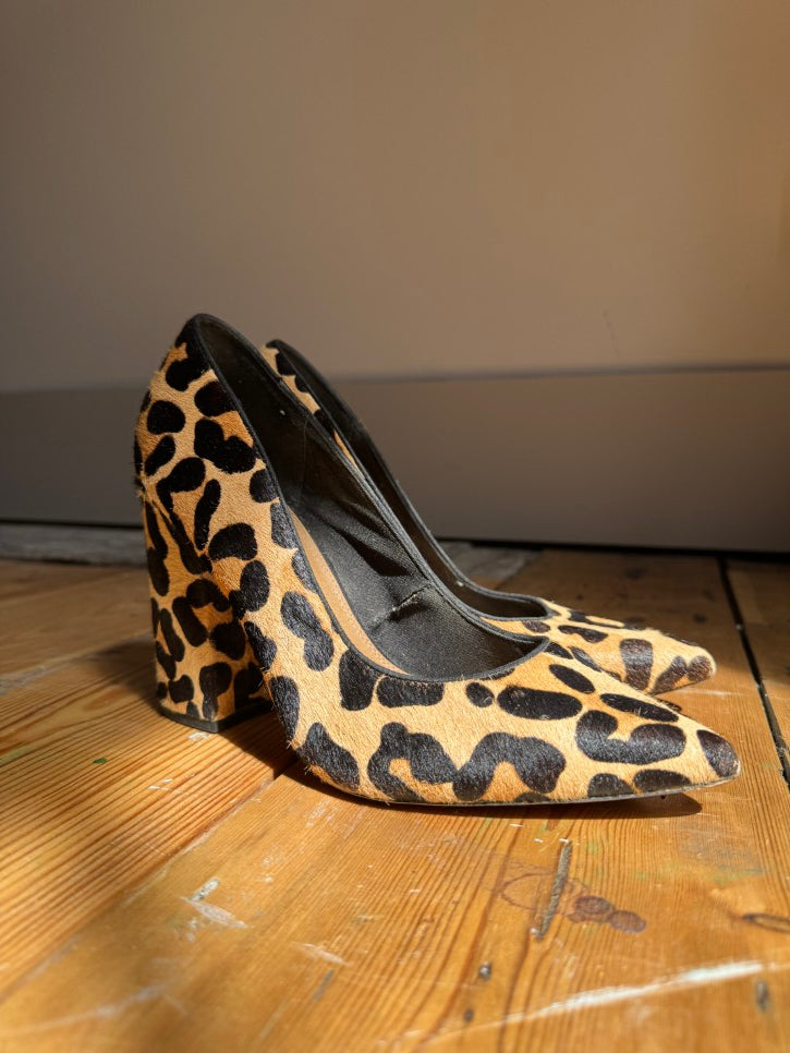 Leopard print ponyhair block heels (6)