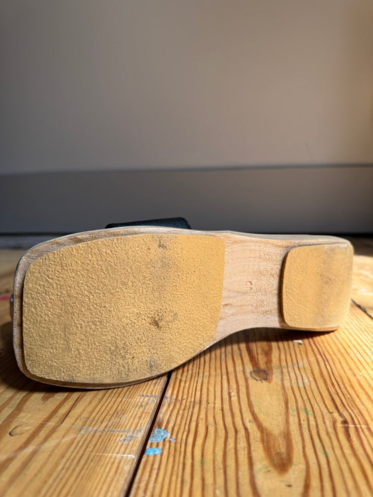 Wooden sole slip on sandals (6)