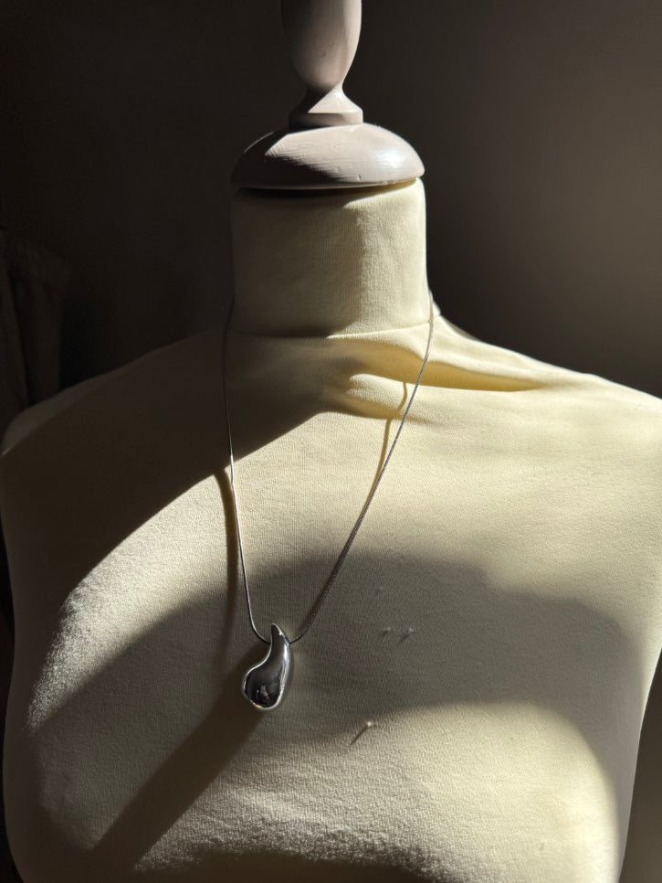 Teardrop necklace