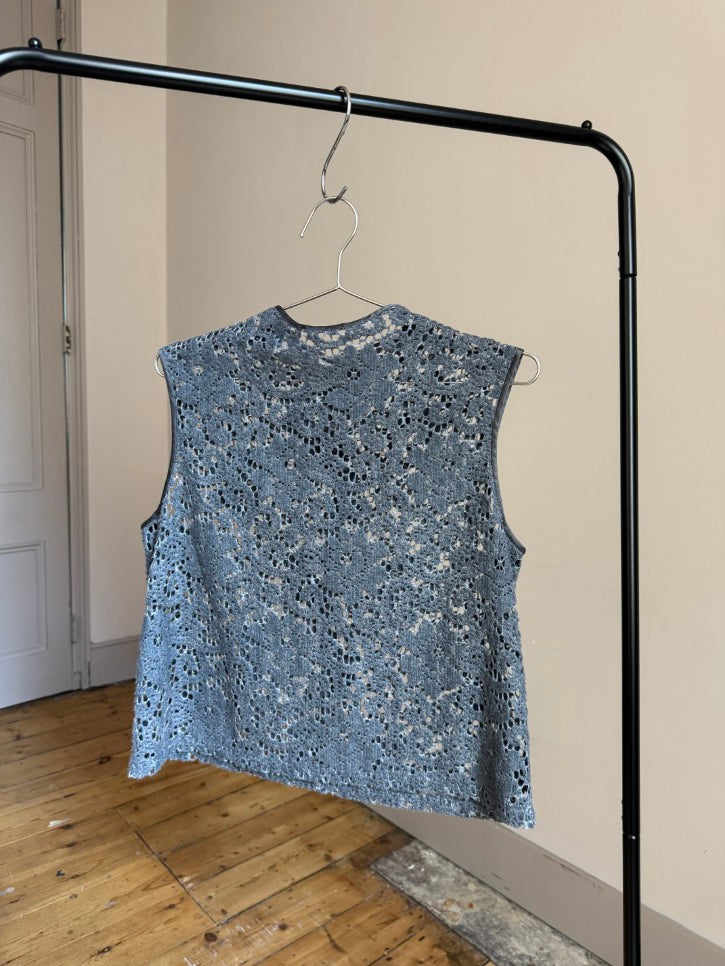 Crochet sleeveless top (M)