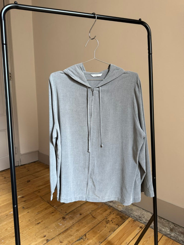 Grey shirt-material hooded top