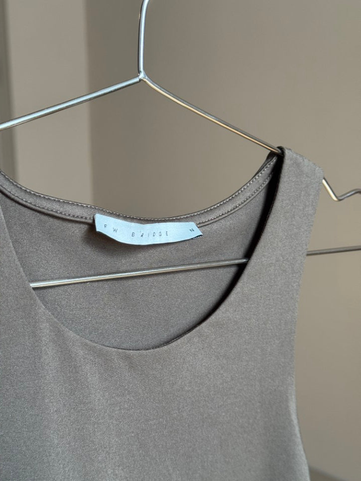 Racer cut vest top (M)