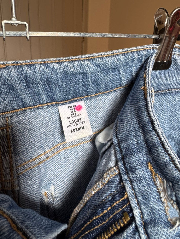 Balloon / barrel leg light jeans