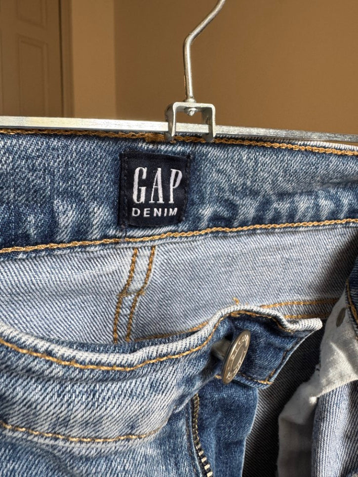 Distressed straight cropped jeans (S / M)
