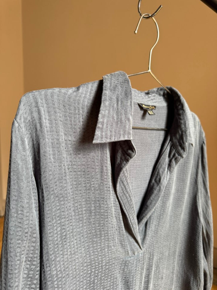 V neck blouse (M)