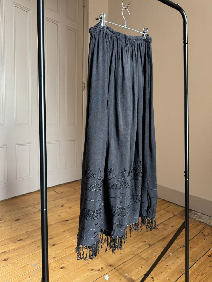 Tasseled midi skirt with embroidery (M)
