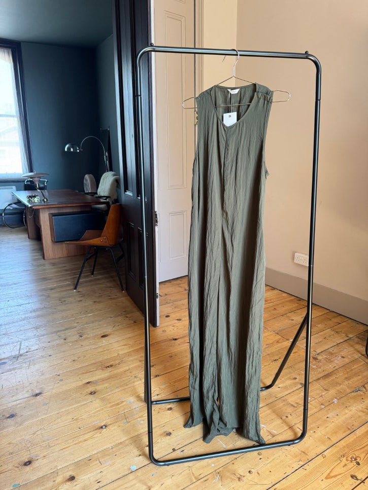 Textured jumpsuit with cut out (M)