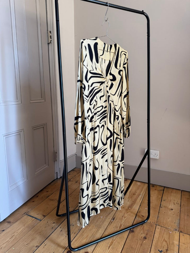 Swirl print satin maxi dress (S / M)