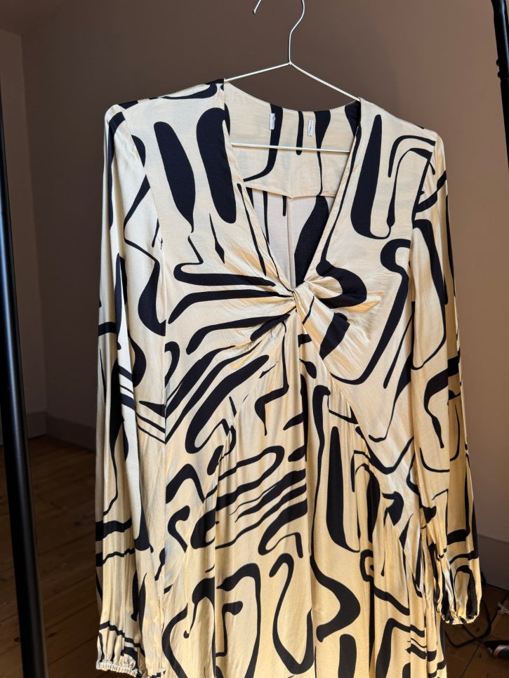 Swirl print satin maxi dress (S / M)