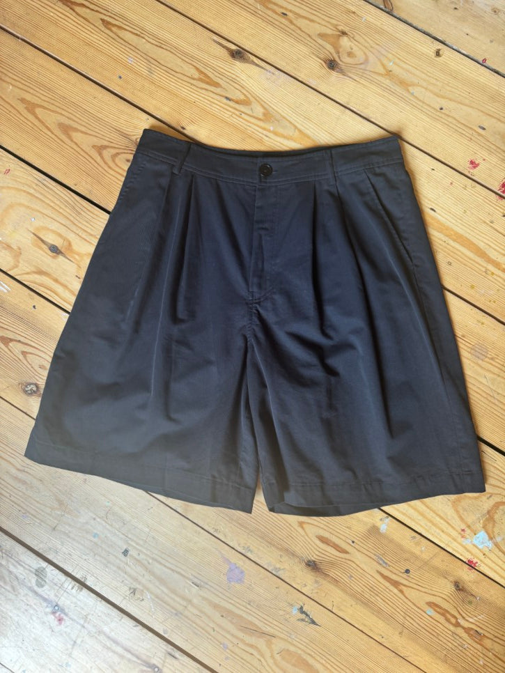 Tailored long shorts (M)