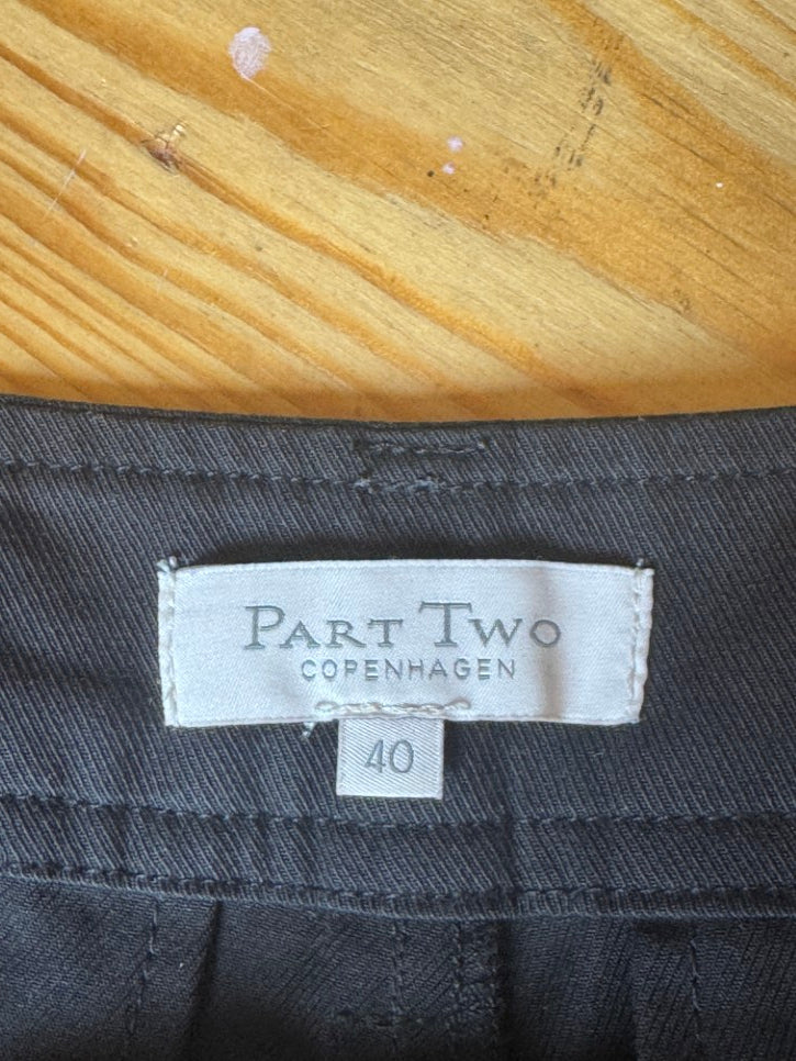 Tailored long shorts (M)