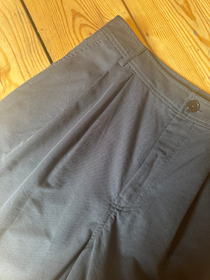 Tailored long shorts (M)