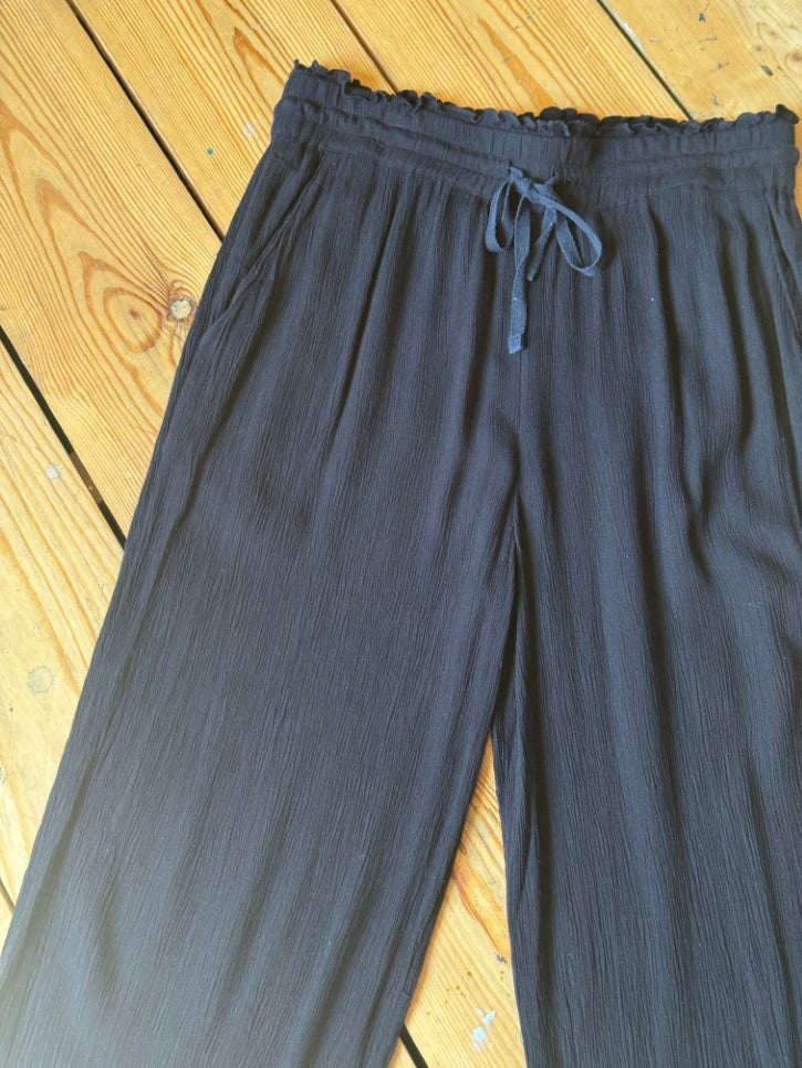 Textured wide-leg elasticated waist trousers (M)