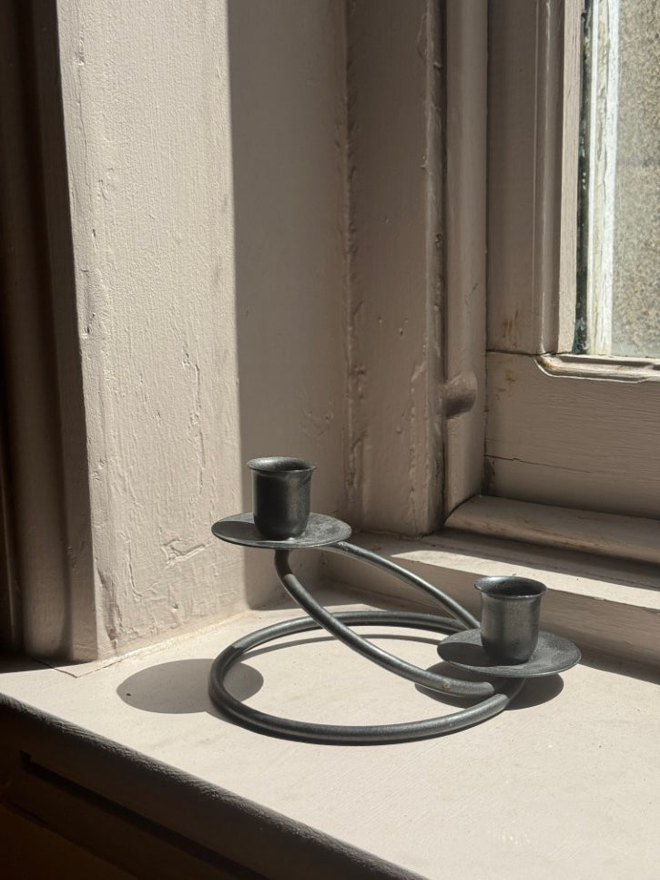 Wrought metal candle holder ring