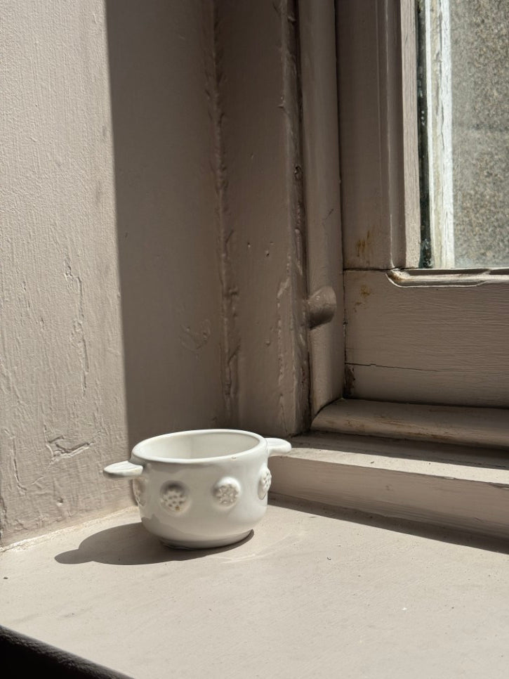 Pinch pot
