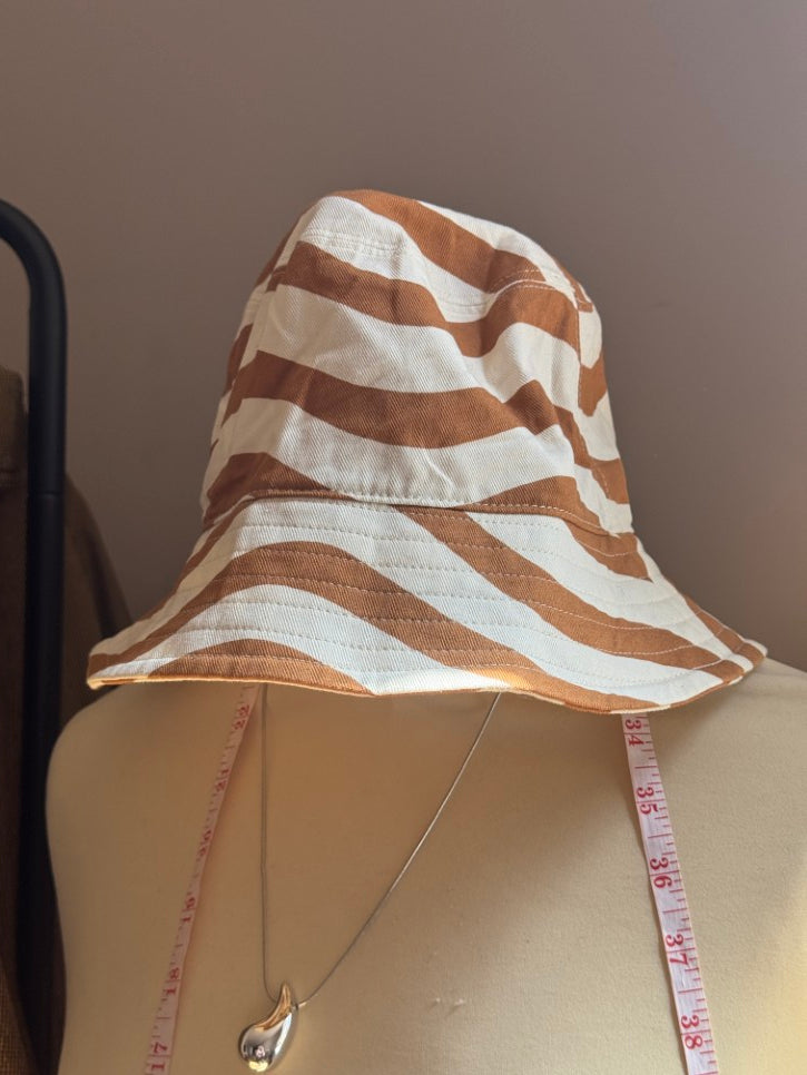 Graphic uniqlo x marimekko bucket sun hat